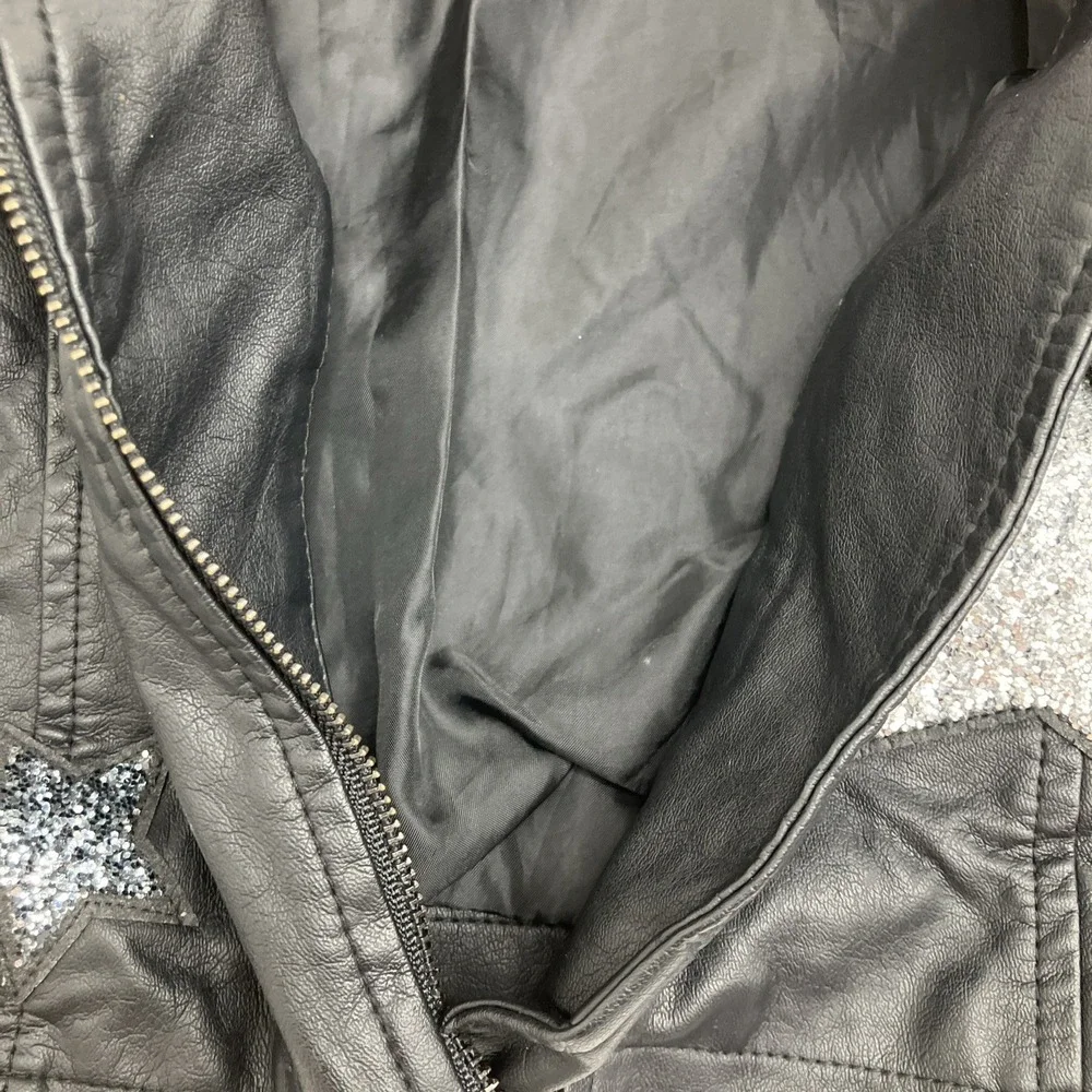 Justice Girls Jacket Size 6/7 pleather motto Black With Silver Stars Zip Up
